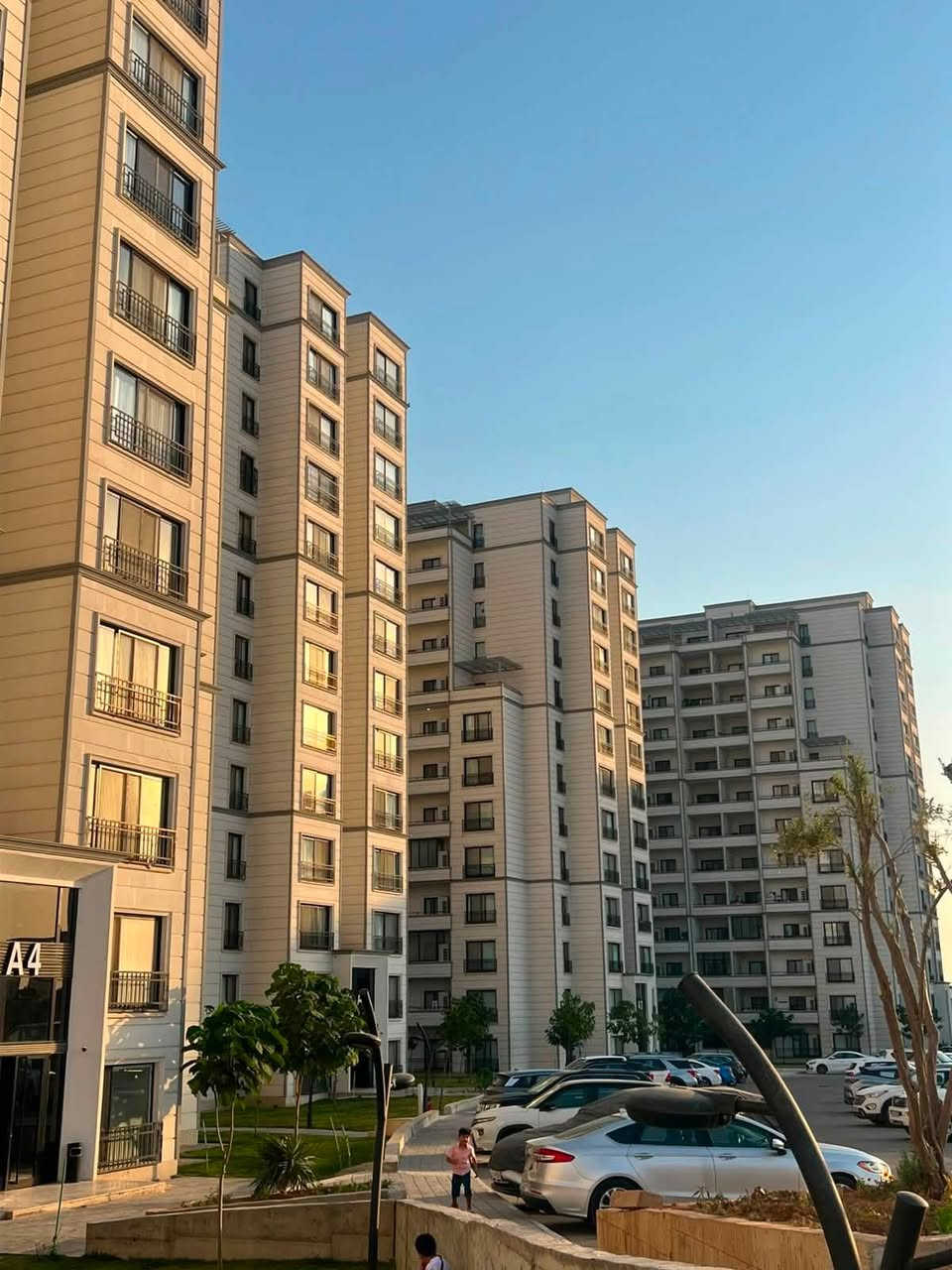 عرض الشقق من اربیل 
مجمع فلوريا روز كاردن طابق ارضي واجهة امامي 
مساحه  ١٦٥متر 
عمارة A3
غرفتين وصاله
للاستفسار 
*********** WhatsApp
