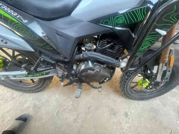 ادفنجر ٣٠٠ سيسي دراجه بحاله الوكاله وياله تايرات جوبلس ماشيه ١٦ الف.          
سعر ٣٣٠٠
مكاني بغداد تحويل ثاني يوم سنويه ب اسمي 
***********
