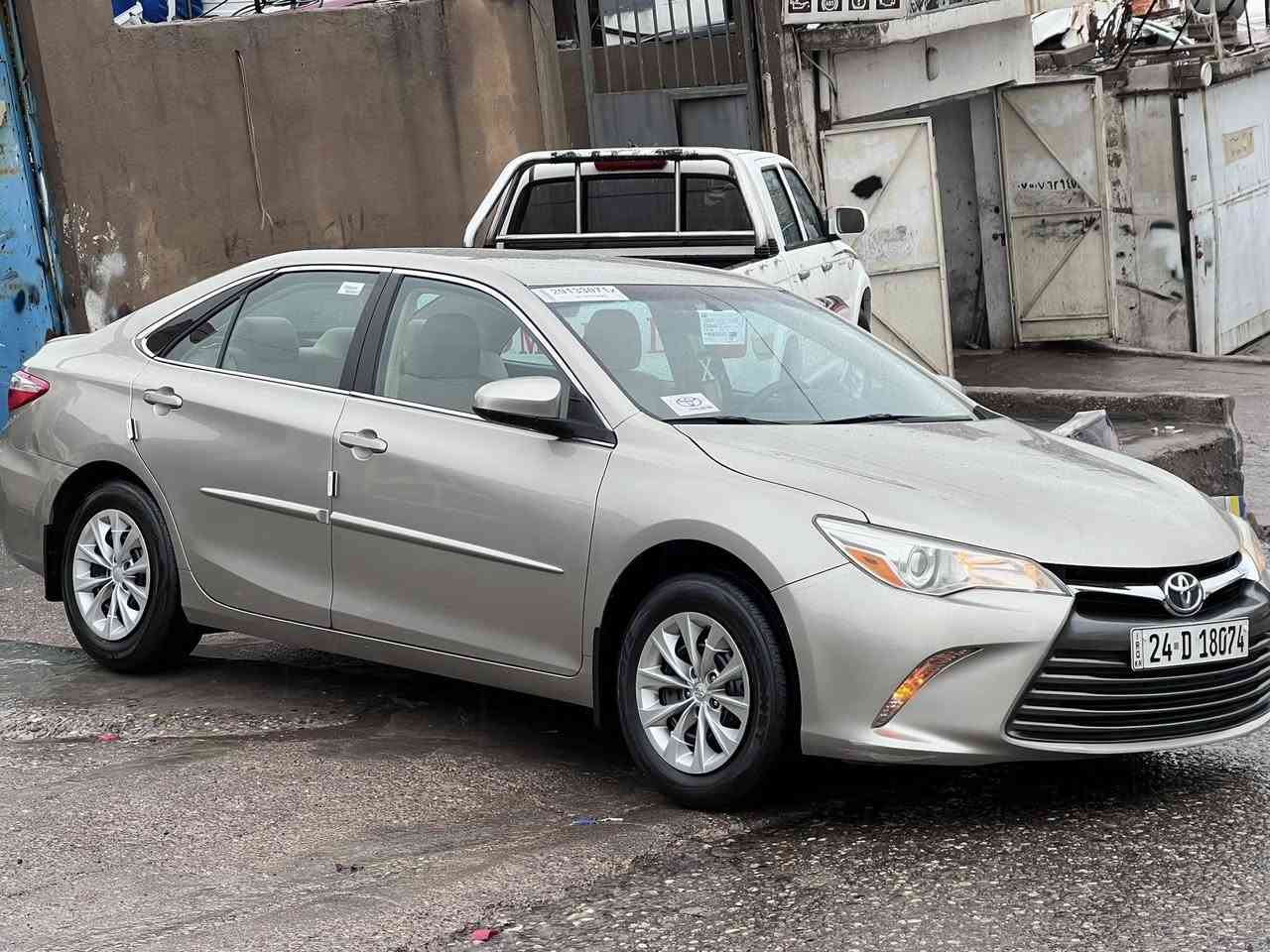 تيوتا كامري
موديل 2017 
ماشي 75 الف مايل
موصفات LE
وارد أمريكي 
لون مومه يز ذهبي 
صياره طگ جديد فقت باب خلفي صبغ
و شويه جاملغ خلفي صبغ صبحت سايق 
صياره بجم كبس خلفي كبس بيدون دواخل 
بيدون أيرباگ فقت واحد برده سيستم 
رقم شاسي موجود منشو رات 
صياره بيدون أي ملاحضه بيدون تعديل بيدون رسعات
سياره تجي داخل ملكي 
السعر 152 مجال
عنوان عقرء 
رقمل هاتف وتساب علي 
***********
