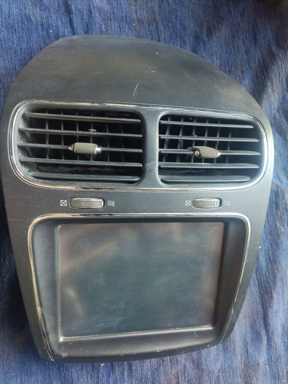 شاشة جورني موديل 2019 حجم الجبير ترهم من موديل 2011 إلى موديل 2020 السعر 130 الف رقم الموبايل *********** بي واتساب
