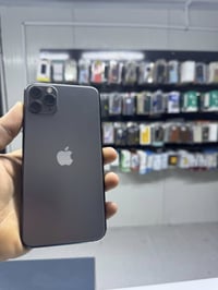 11 برو ماكس ذاكرة ؛64  بطارية ؛ 74  جهاز مبدل شاشة فقط  الجهاز كلش نضي...