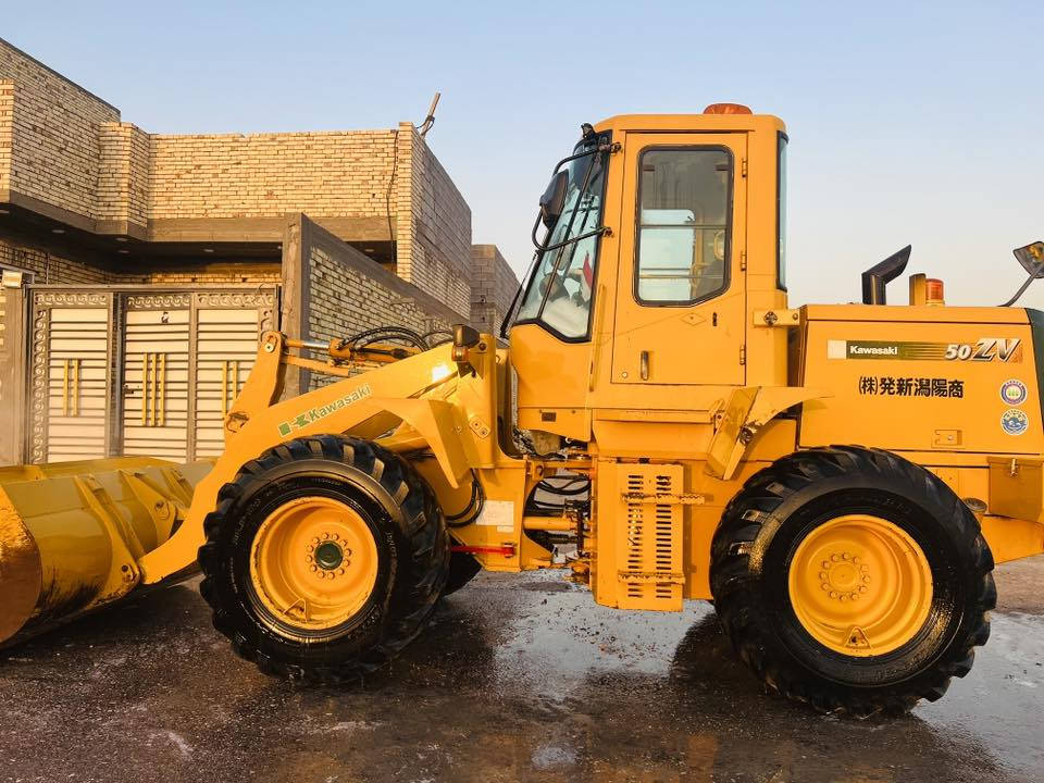 السلام عليكم للبيع كاوسكي 50ZV كفالة عامة كلة عل بلاد مشتقل شي قليل شهر او اقل دخول جديد مكينة كمنز اربعة سلندر بم ونوزل مديل 2009 اصل ما مرقم بعدة منفيز يترقم جميع المحافظات ***********/***********
