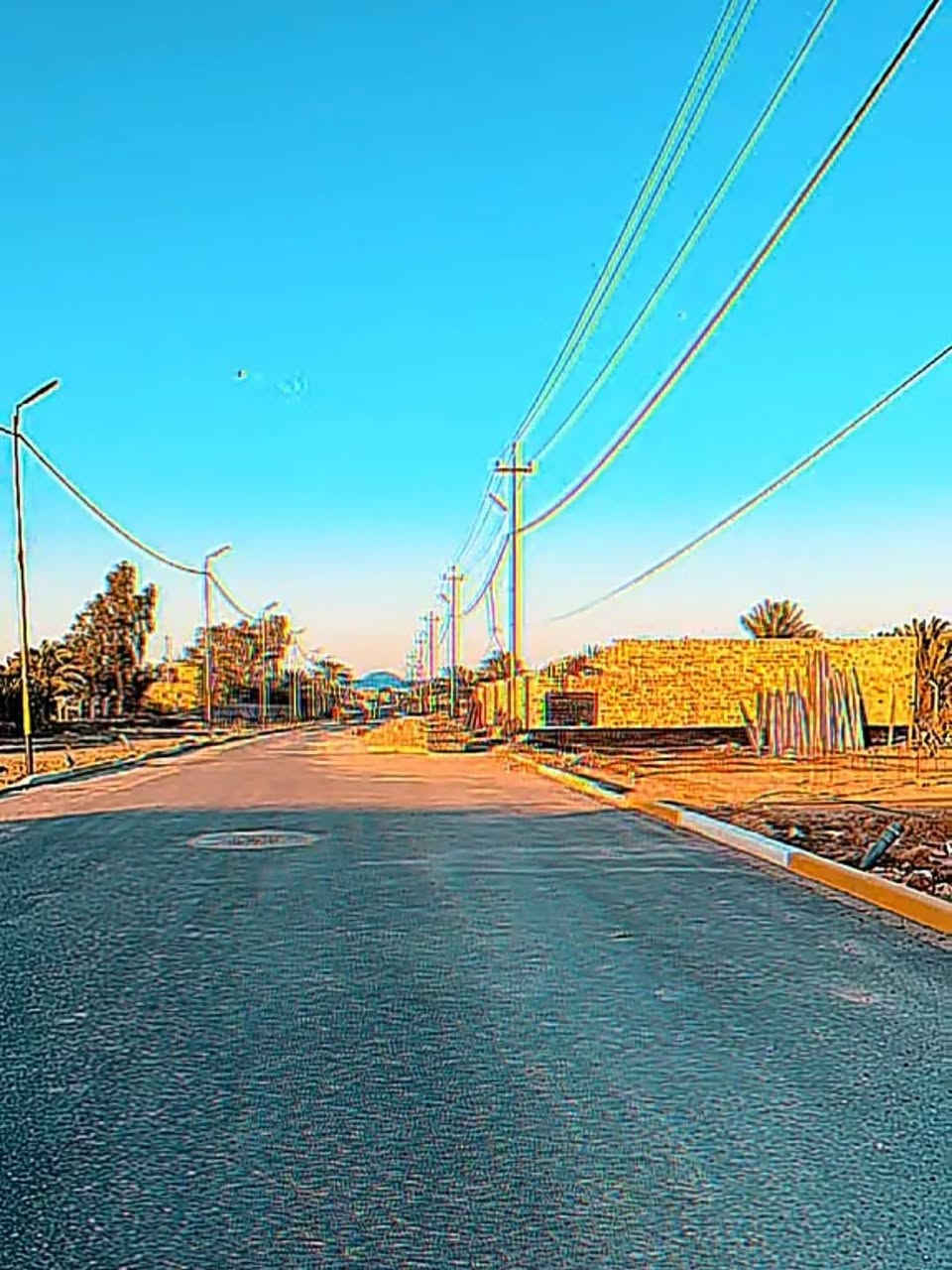 قطعة ارض 212 متر للبيع في مجمع سعيد السكني النموذجي سند 25 تحويل مباشر مجمع متكامل الخدمات يتكون المجمع من ماء وكهرباء ومجاري وتبليط وناره ليليه عرض الشارع 20متر للتواصل ***********
