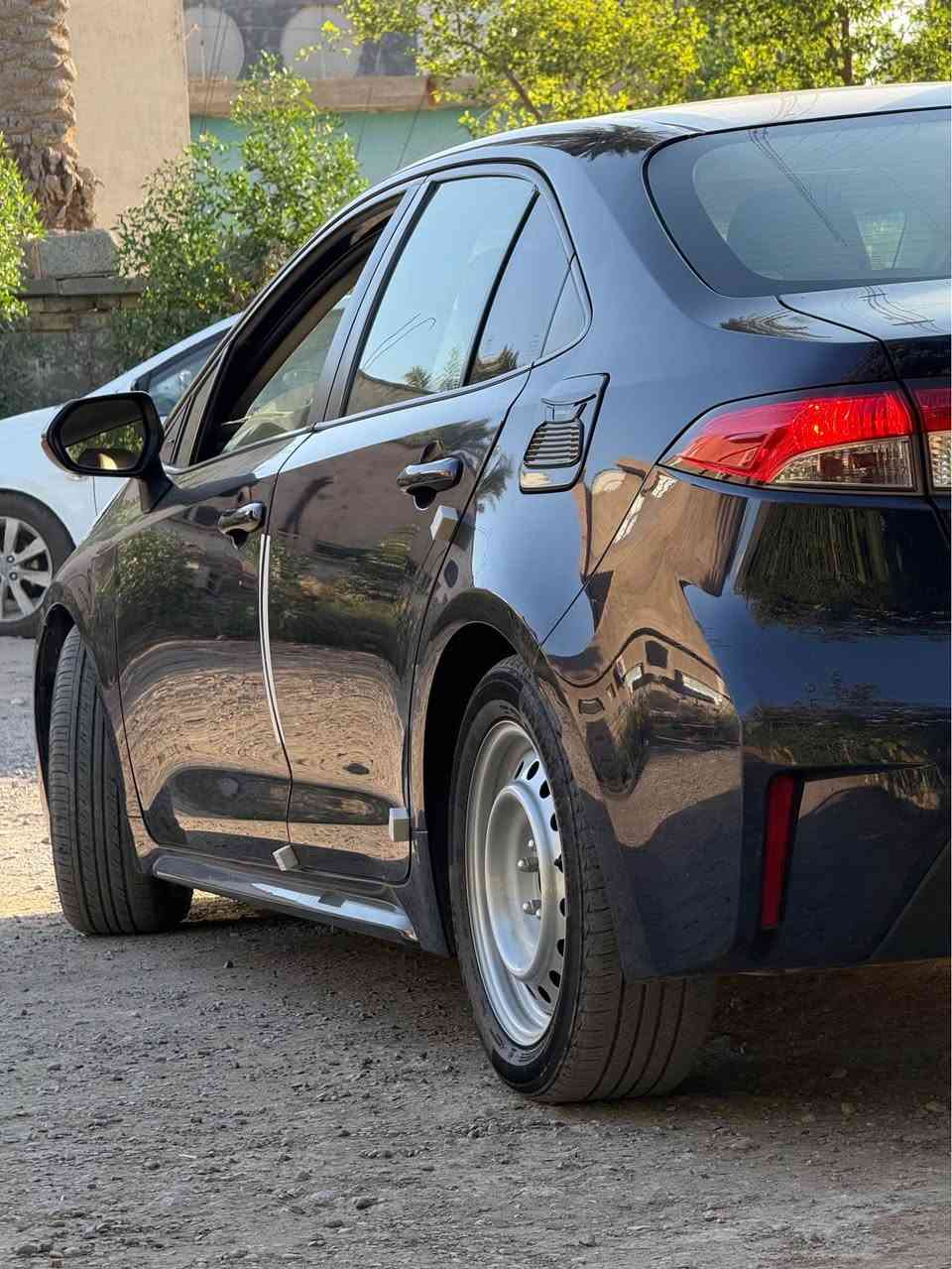 السلام عليكم

كورلا 2020

فئة LE محسن 

السيارة فول موصفات 

بصمة 

فتحة 

تحكم جهتين 

رادار امامي 

رادار جانبي 

توقف ذاتي 

اوتو هولد 

شاشة كبيرة 

تبريد ثلج 

سيارة على وضع الشركة 

هاند بريك بصمة 

تخم تاير جديد 

بلعافية على الياخذهة 

رقم بغداد 

تحويل مباشر 

المكان بغداد 

للاستفسار 

*********** بغداد, العراق
