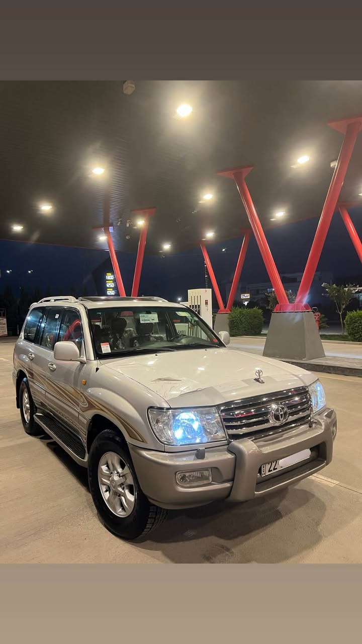 ‏Toyota land cruiser 2006
مۆنیکا ٢٠٠٦  G.X.R
مواسەفات فوول
ناو زەرد و فۆڕمیگا
گێڕ ئۆتۆماتیک
سڵاید و سەلاجە
قوفلی ئەکسل (diff lock)
چوار تایەی لۆکی لە ژێرە 
گێڕ و مەکینە و ئەکسلی بەشەرت
تەنها يه ك پەڵە بۆیاخە بچوک 
هەموو گیانی بەشەرت هیچ مەسرەفێکی تیانیە 
183$ گەڵا و کەمێک معامەله 
 ***********📞
