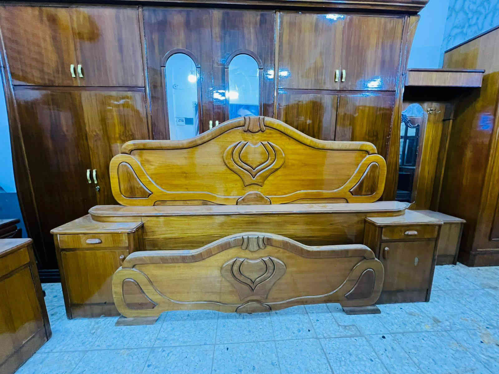 غرفه 5 باب ملحق صاج داخل وخارج ضهر جرجوبه شغل درجه اولى مستعمل موديل نقش صاج بورمي بغداد الأمين الثانية ***********
