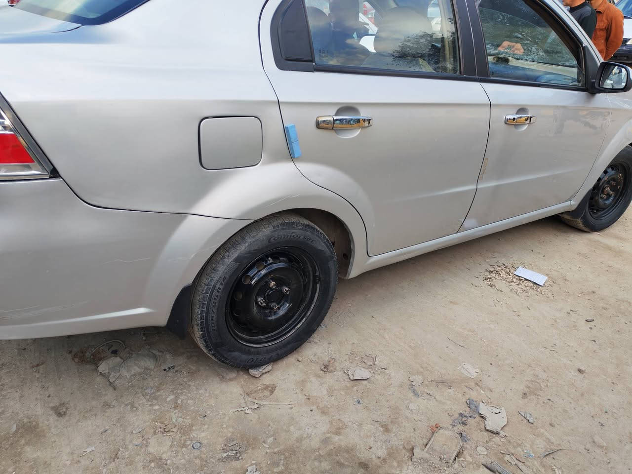 افيو 15
خليجي مسكر 1600
السيارة باسمي 
حلة بداية شارع 100
***********
