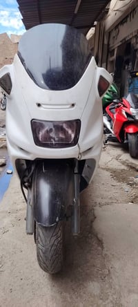 للبيع ياماها ماجسته. شرط نكره سلف حجم محرك  250  السعر 500 وبي مجال ها...