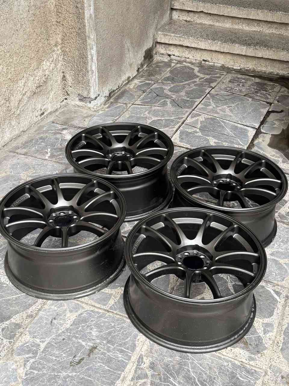 السلام عليكم 

تخم ويل Koya Racing مقاس 18
اصلي 
 لون برونزي 

مكاني بغداد شارع فلسطين 
توصيل موجود
***********
***********
