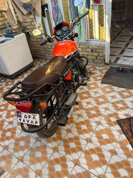 سلام عليكم دايوان جبلي رقم بغداد موديل 23 طالعه بل 25 زيرو دراجه ماشيه 7000 اصل تجي وتشوف بعينك برغي ممفتوح بيها ومال زنجيل موجوده مكاني ناصريه مركز سعرها 2850 وبيها مجال ما متواجد خاص رقمي ***********
