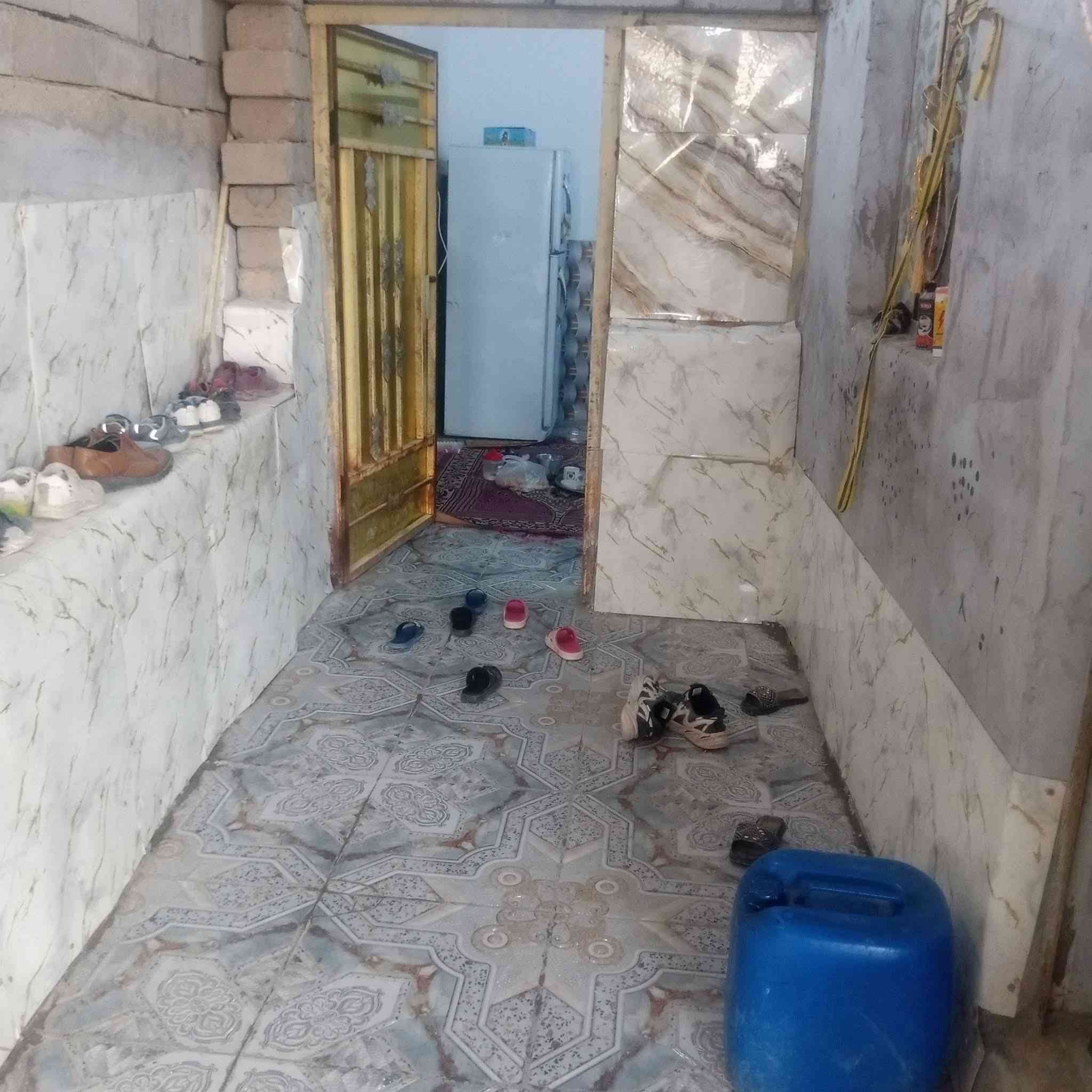 السلام عليكم بيت تجاوز للبيع مساحة 100 متر
موقعه بالمدينة بعيد عن المشاريع يعني ما داخل بمشاريع الدولة الي يشيلوهم 

سعره ب6 ملايين وبي مجال
للتواصل على الرقم
***********

