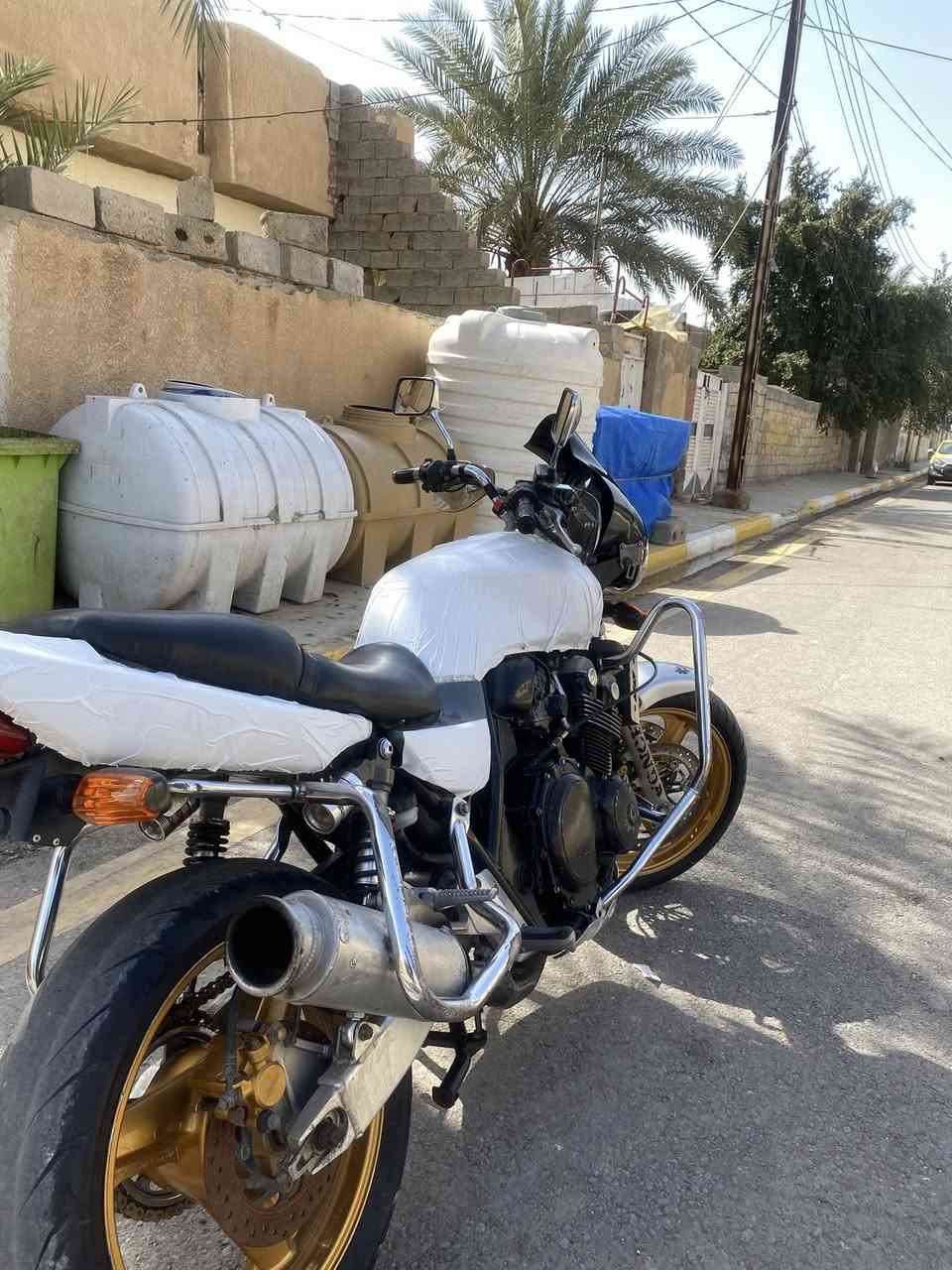 سيبي فور كابريتر لدراجه كامله مكمله مابيه نقص برغي لدراجه نضافته مبينه مكاني ديالى كنعان  
اسعر   بمليونين  وميه وخمسين  وبيهه مجال


**إذا كنت صاحب هذا الإعلان وتريد حذفه لأي سبب، رجاءا أرسل رسالة إلى الدعم الفني**