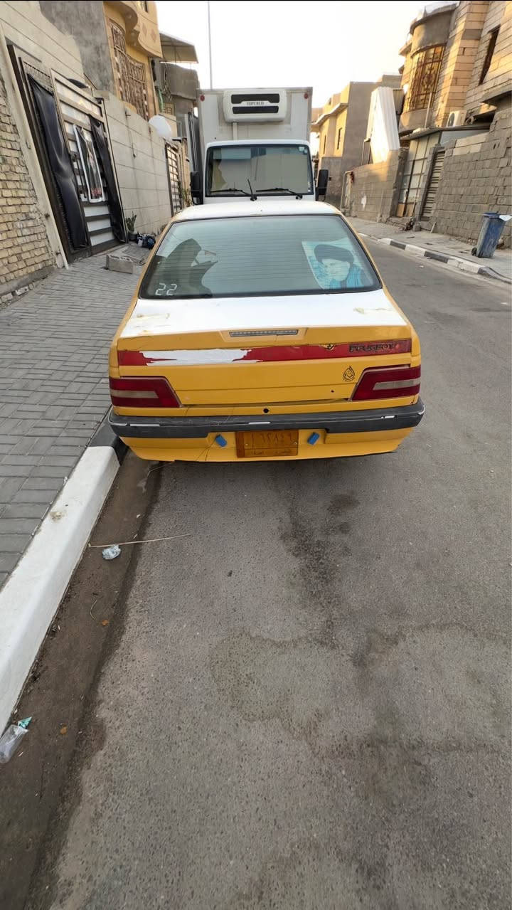 السلام عليكم 
بيجو 405 موديل 16 السياره نضيفه بديها نضيف ما بي لا صبغ عام لا ضربه قويه بيها نواقص بسيطه تبريد مكينه كير جاهزات السياره رقم بصره السعر 35 بيها مجال بسيط للاستفسار اتصل *********** البصرة, العراق
