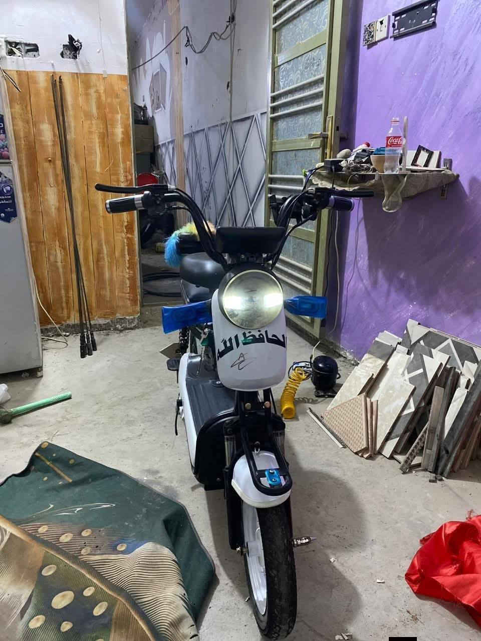 دراجه شحن موديل 25
دراجه جديده استعمال 3 اشهر 
 
د
دراجه جديده مابيهه اي عطل شغاله 
سعرهه 200,,وبيه مجال حك الجية 
***********واتساب فقط.  العنوان بغداد مدينة الصدر
