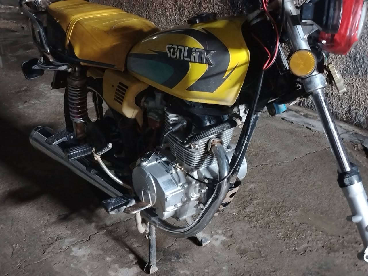 دراجة سونك موديل 2024 جانت بالحجز طاك بس الويل بيه الداجة خير من الله مكاني بابل السعر 450 اوراقها اخذوها بال حجز ابيعلك علا حطه جديده بعدها غارضها موجودة ***********
