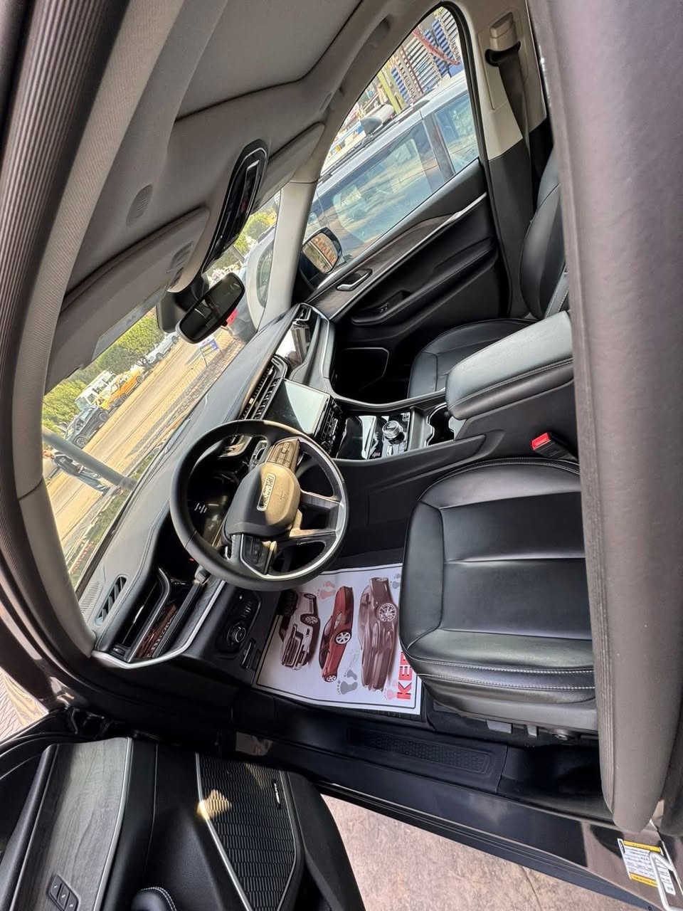 السلام عليكم
للبيع 2024 Jeep Grand Cherokee, Limited 4Xe
عداد :25.000ml
داخل جلد أسود
بانوراما
تحكم بالستيرن
شاشات عدد 3
شاشة كبيرة
كراسي امامية كهرباء
ميموري كرسي السائق
تدفئة مقاعد امامية
تدفئة مقاعد خلفية
تدفئة ستيرن
خاصية دخول بدون مفتاح
كاميرا خلفية
رادار امامي 
رادار جانبي
تحديد مسرب 
مثبت سرعة تفاعلي
تشغيل عن بعد
باب الصندوق كهرباء
نظام STOP/START ENGINE
نظام صوت ALPINE
حساسات خلفية
اوتو بريك خلفي
هاند بريك كهربائي (بصمة)
اضوية امامية LED
اضوية امامية زينون عالي/واطي
كشافات ضباب زينون
4 وضعيات قيادة
اضوية خلفية LED

موقع السيارة: بغداد
للاستفسار :***********
                                                ***********
