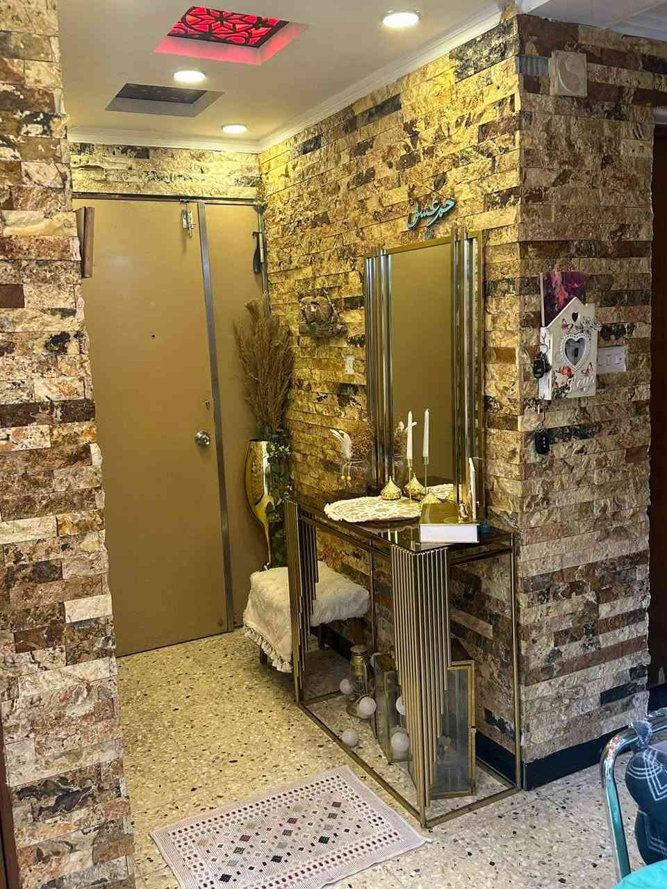 متوفر شقه لأيجار في شقق الصالحيه العمارات الزرك عماره صغيره على شارع العام الشقه ركن مكونه من 3 غرف اثاث درجه اولى نحن اصحاب الملك 

لاستفسار الاتصال على الرقم 

***********
