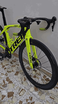 السعر 20 ورقه بايسكل امريكي نوع TREK madone OCLV CARBON 800 SLR    لون...