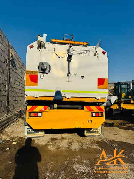 🔸 شركة أرض أكــاديـا 

• مكنسة هينو (شافطة ) دبل استيرن 
• وارد : اليابان 
• المواصفات : ستيرن يمين يسار ، كنس جهتين مع كنس وسطي ، شفط يمين يسار خلفي فاكيوم  ،  مرشات ماء ، كير اوتوماتيك
• الحالة : نظيف جداً مباشرتاً الى العمل 
• الموقع : بغداد النهضة شارع الظلال 
• للتواصل : ***********
