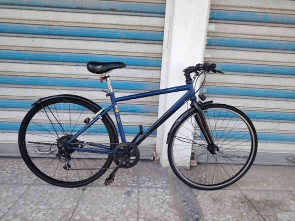 السلام عليكم ورحمة الله وبركاته
بايك موديل سي ٧٠٠  حجم ٢٨ 
باله ياباني وضع حاويه فول  
نضافه فول فول موصفات
ماركه (  فوركس العالميه ) 
  سستم كامل شيمانو
يدات فر شيمانو اصلي 
السعر (  100   الف) 
عكرب ماركه اصلي  شيمانو  
  لون ميمز نيلي طافي 
كير ٧ / ١ شغال سستم كامل 
غير مستخدم داخل العراق
عنوان المحل بغداد شارع الفلاح 
هاتف *********** 
الاستفسار واتساب
