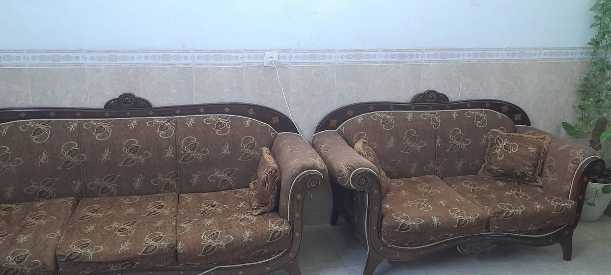 ثلاجة شغالة اي عطل مابيها ب150وطخم خشب زان ب150بيهم مجال بسيط


**إذا كنت صاحب هذا الإعلان وتريد حذفه لأي سبب، رجاءا أرسل رسالة إلى الدعم الفني**