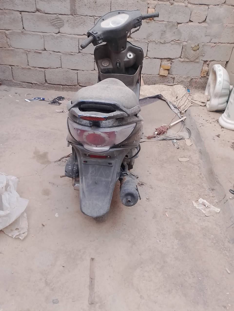 جي فور للبيع متروكه شغاله شرط الفحص بس هندرهه يخرط وسلف بي جرخه بيعه على وضعه السعر 150الف


**إذا كنت صاحب هذا الإعلان وتريد حذفه لأي سبب، رجاءا أرسل رسالة إلى الدعم الفني**