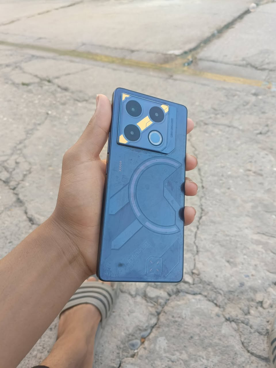 Infinix Getty 20 Pro.  انفنكس جيتي 20 برو 
 بي خدوش خفيفه بل شاشه ما مأثره عل لمس 
مثل ما موضح بل صوره (جهاز ما مفتوح ولا واصل مصلح) 
رام 12+12
ذاكره 256
معالج 8200
كامره 4k و 60 فريم سويه
سعرو قفل قفل قفل لحد يعاملني رجائاً
200 ألف 
موصل حي انتصار


**إذا كنت صاحب هذا الإعلان وتريد حذفه لأي سبب، رجاءا أرسل رسالة إلى الدعم الفني**