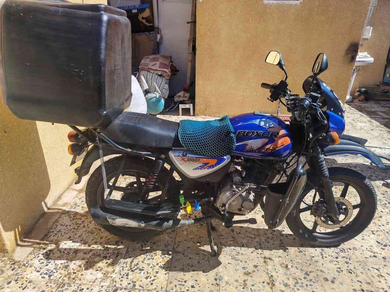 السلام عليكم دراجة بوكسر موديل ٢٣
اوراقهة ضايعة اتعهد بسرقة وعشاير 
مكينة تخبل لا دخانة لا صوت 
تايرات جدد توني شادهن 
كلشي شغال كهربيات مكينة كير 
نقص بس صينية مال زنجيل 
السعر ٧٥٠
***********
