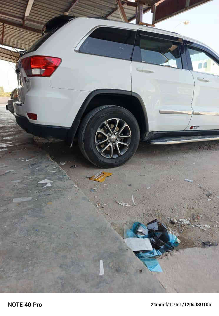 سلام عليكم 
 للبيع    للبيع 
سيارة جيب موديل 2013 وارد أمريكي 
١   سيارة بيها صبغ ٤ قطع 
٢  محرك 6 
٣رقم بغداد 
٤ كشنات كهرباء 
بصمه تشغيل عن بعد بصمت بواب 
كشنات جلد 
فتحه 
موصفات كلش حلوووه  رقم الهاتف ‏‪***********‬‏
