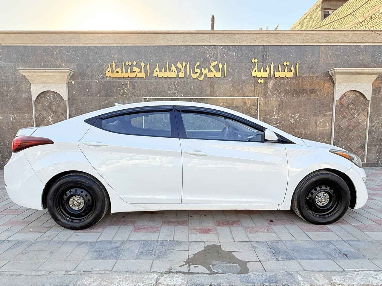 سلام عليكم ورحمة الله وبركاته
هونداي النترة 2016رقم اربيل 
بسمي شخصياااا تحويل جديد 
ماشية 130 كم حقيقي
المحرك دوش المرغوب با حاله جيدة 
والكير والكهربائيات خير من الله
بجم كبس مال شركة
تبريد ثلج 
حديادية جيد 
تخم تاير جديد 
حادث امريكا الجاملغ الخلف السائق. بدون دواخال 
بيها صبغالجامغ الحادث او تكشير قطعه من الصندوك 
السعر ........110وبيه مجال بسيط 
مكان السيارة بغداد 
للستفسار ***********
