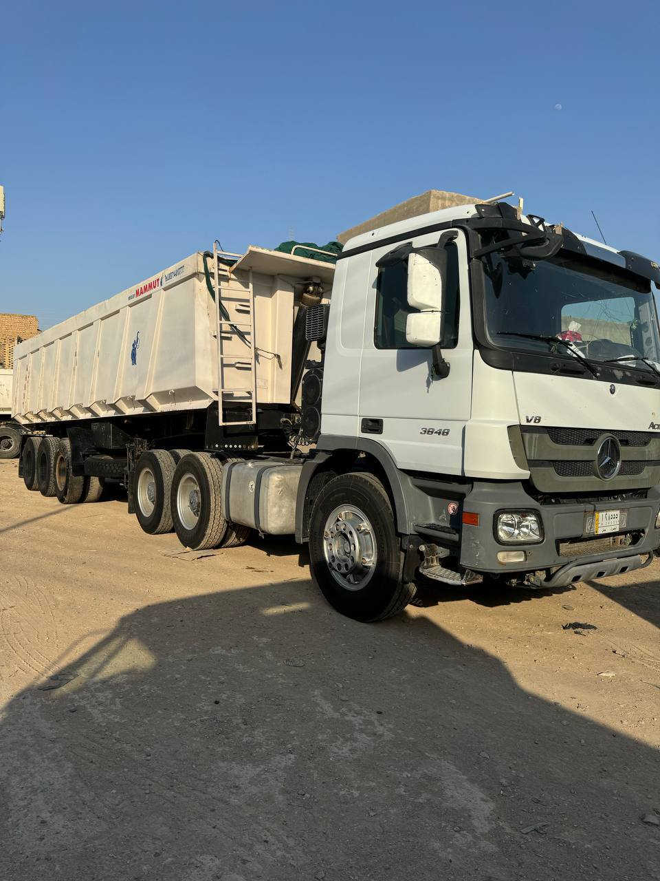 فحل البيع جاهز الشغل 
راس وعربانة بس راس ينباع 
***********
