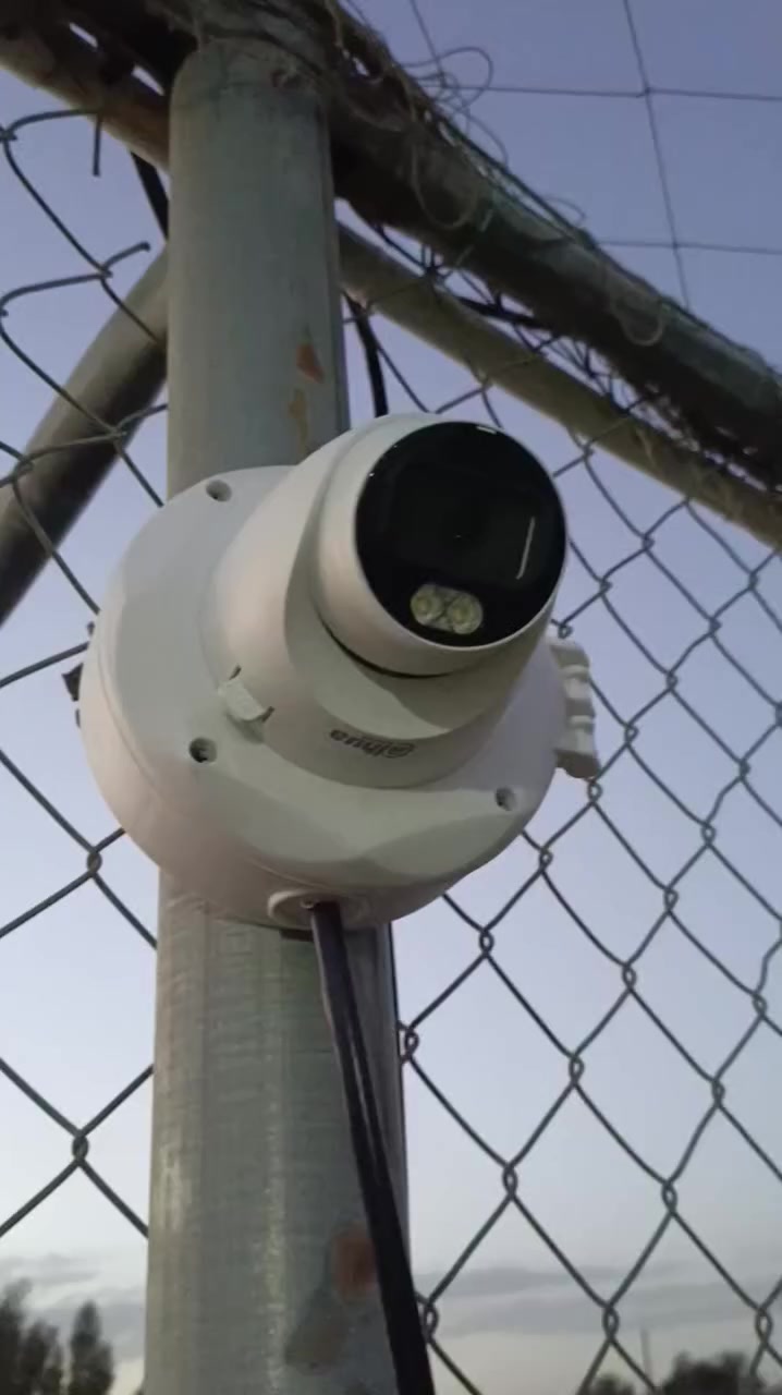 اللهم صلي على محمد وال محمد 
تم تنصيب منظومة كامرات 5 ميكا من نوع دهوا الى ملعب الحويش الرياضي ( منظومة VAR )
مكتب العدسة الحديثة 
تجهيز -تنصيب -صيانة 
الاول دائما 
للاستفسار 
 *********** م.علي
