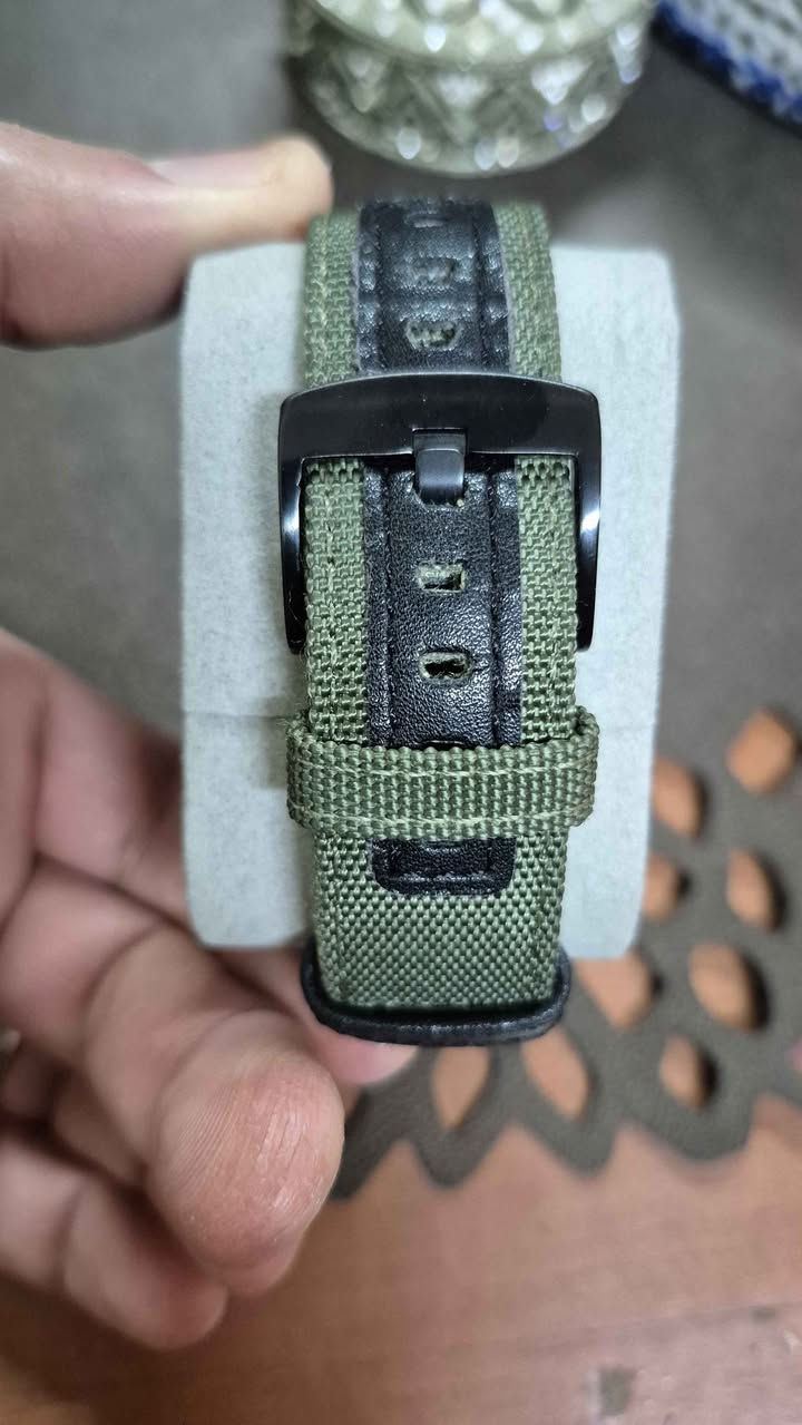 للبيع كاسيو AMW330 النسخة العسكرية مع دبل سير كتان وربر والعلبة نظافة تامة مواصفات مقاومة للماء ١٠٠ متر رنك دوار بوصلة سناتر كرونوكراف ارقام لومينوس منفذ يومي والسعر ٩٠ ألف مع التوصيل بغداد, العراق


**إذا كنت صاحب هذا الإعلان وتريد حذفه لأي سبب، رجاءا أرسل رسالة إلى الدعم الفني**