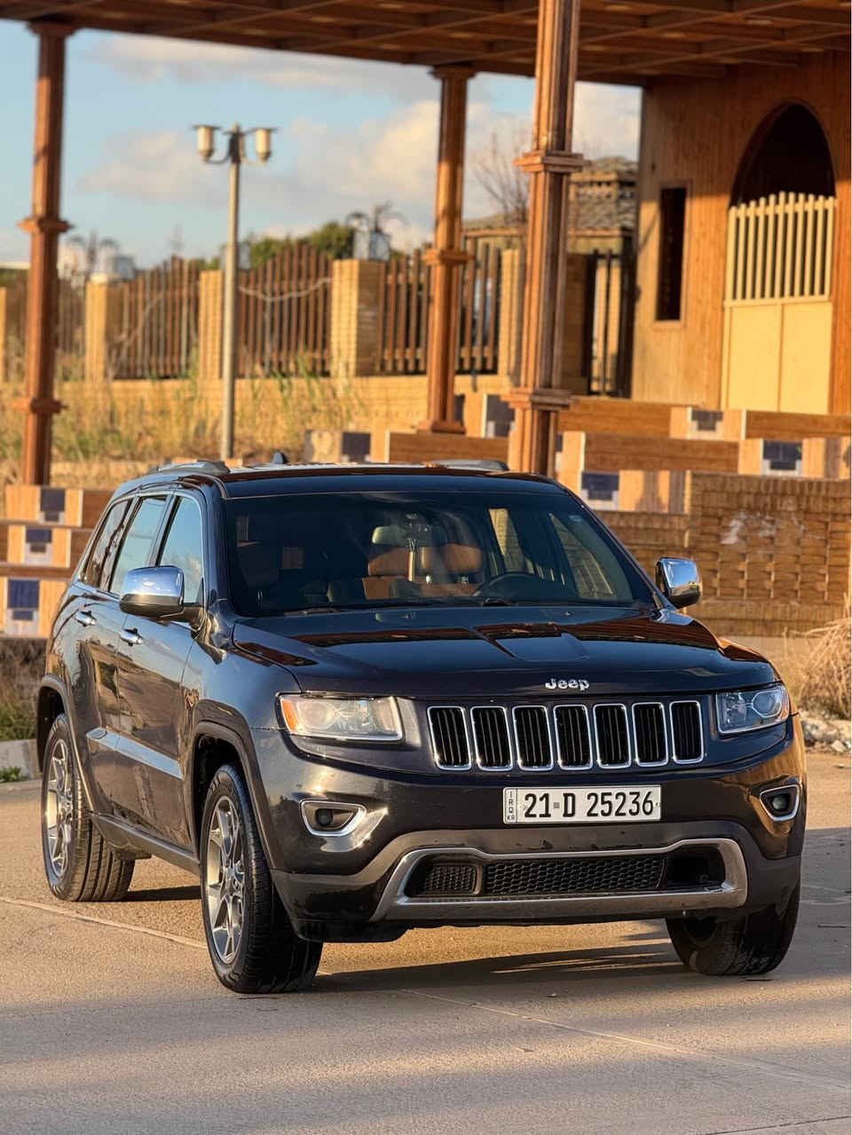 سلام عليكم 
جيب لاريدو موديل 2016 
مواصفات 
تحكم استرين 
كشن تدفئه 
تبريد مركزي 
ويل افور لاند 
باقي مواصفات معروفه لاريدو 
سياره بيه 5 قطع صبغ بدون دواخل بدون ايرباك شرط
سنويه وهزه جديد 
سياره مكانه كركوك 
سعرها 173 وبيه مجال 
الاستفسار عل رقم الاتي 
*********** كركوك, العراق
