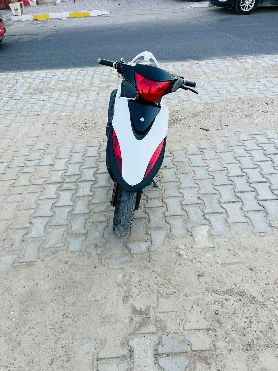 سلام عليكم
دراجه ماكس عدله 55 مكينه هاون شلعه ومعدل ما نقصها شي  ٥٥٠ وبيها مجال 
بغداد المحموديه ***********
