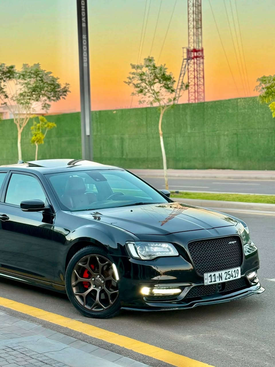 كرايسلر 300 S HEMI موديل 2021🏴‍☠️
اللون: أسود
الرقم: بغداد باسمي
الضرر: قطعتين صبغ فقط

المحرك: HEMI 8 سلندر 5700💣
العداد: 70 ألف ميل حقيقي

المواصفات:

• رادار أمامي
• رادار جانبي (نقطة عمياء)
• حساسات أمامية وخلفية
• كشنات جلد أحمر حضن مع تطريز S أصلي
• قمارة بانوراما
• شاشة كبيرة للتحكم في إيعازات السيارة
• كاميرا دوارة
• بصمة للأبواب مع بصمة تشغيل وتشغيل عن بعد
• شفتات بالستيرن للتحكم بالكير
• لايتات عالي وواطي مع حاجب LED
• تحكم كهربائي كامل لكرسي السائق والراكب
• كشن خزن (ميموري)
• ستيرن كهربائي
• تبريد للمقاعد الأمامية والخلفية
• تدفئة وتبريد للمقاعد الأمامية مع تدفئة الستيرن
• أشاير بالمرايا
• تحكم بالستيرن (بلوتوث، حاكية، كروز كنترول)
• هيترات بالمرايا الجانبية
• سستم صوت
• دمام في الجنطة
• نظام ABS مانع للانزلاق
• منافذ USB أمامية وخلفية
• كزوز سستم

السعر المطلوب: 21,700 دولار مع المجال البسيط
العنوان بغداد الدوره 
***********
