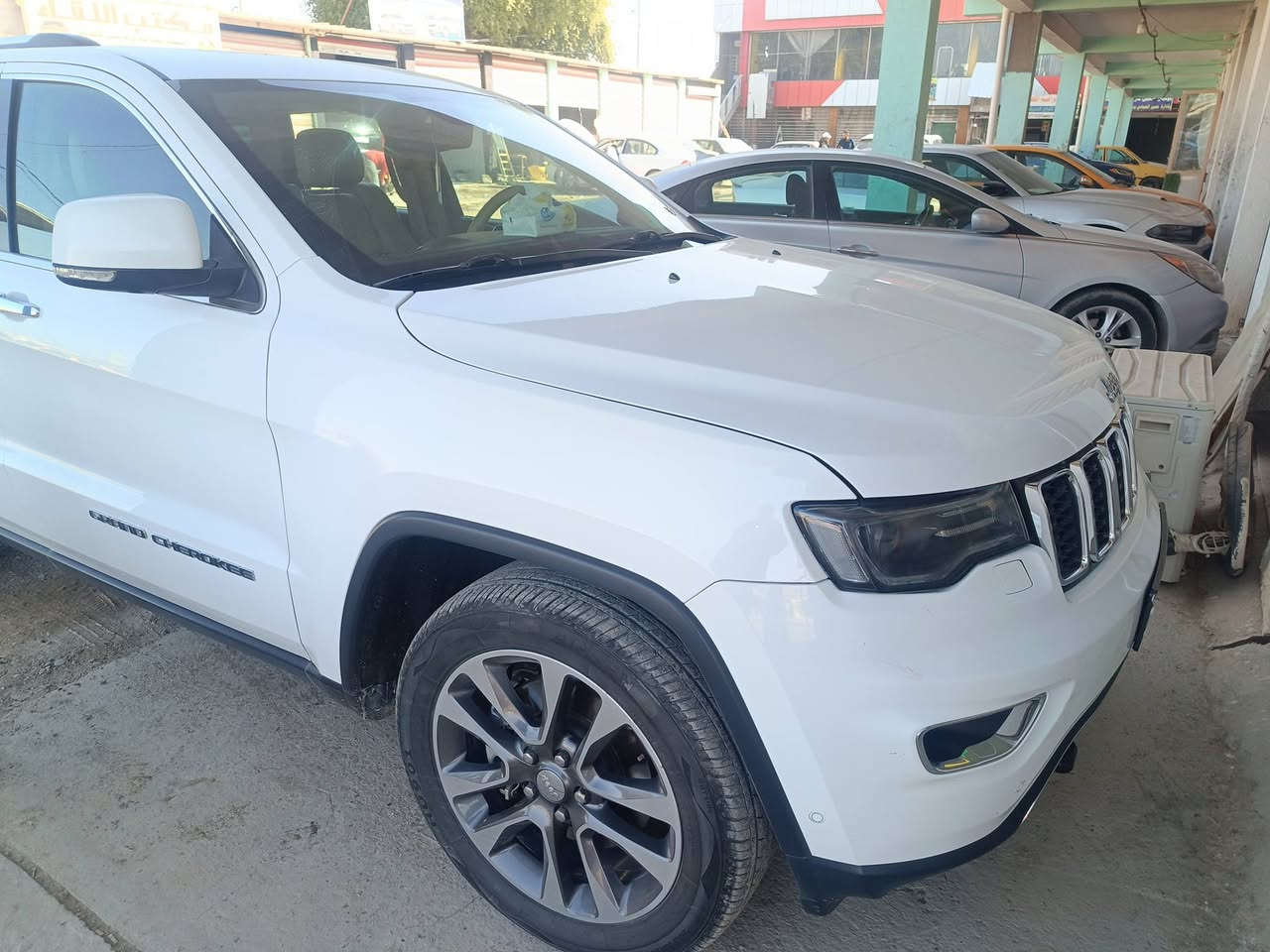 جيب جراند شيروكي للبيع خليجي مكفولة رقم سليمانية سعر 290 وبيعه مجال للتواصل على الرقم ***********
