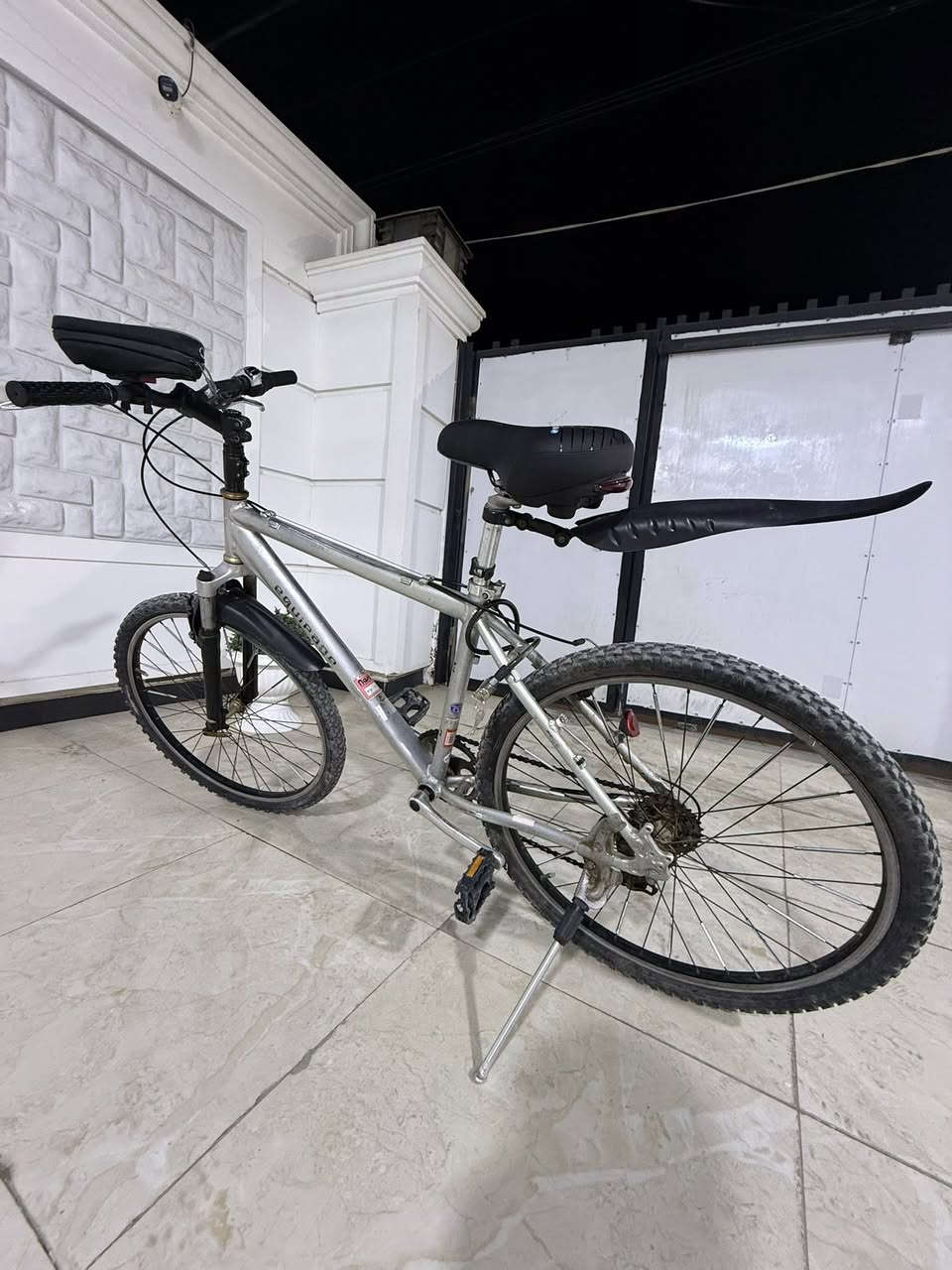 بايسكل للبيع ياباني باله معدن المنيوم حجم 26 السعر 125حاليا بي نقوصات بس تايراته يرادلهن جوب لان بايسكل صار متروك فتره بسبب العمل باقي نظيف مكاني دوانيه ام الخيل الاولى بي جنطه حامله موبايل


**إذا كنت صاحب هذا الإعلان وتريد حذفه لأي سبب، رجاءا أرسل رسالة إلى الدعم الفني**