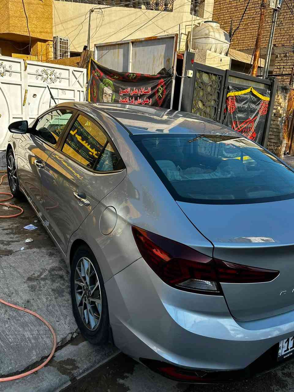 النترا خليجي ٢٠٢٠ لون رصاصي
السيارة خير من الله كير ومحرك مكفولات بيهة جاملغ ايمن طخة مال دراجة الباقي كلة سليم واكو تلحيضات بالدعاميات فقط ماشية ١٨٠ كيلو 
رقم بغداد باسمي تحويل ثاني يوم هزة وكلشي كامل 

السعر ١٣٥ 
***********
