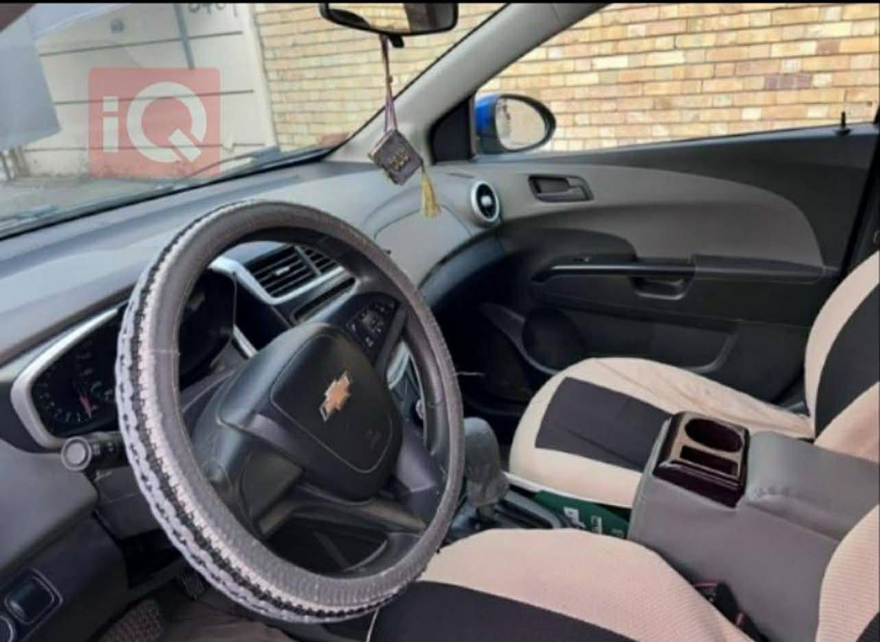 سيارة شوفر افيو خليجي 2018 
محرك 1600
سيارة حديث ممتعوبة مالت بيت
ماشية 92 الف
رقم اربيل الدولي الجديد بأسمي
فول اوتماتيك فول كهربائيات كلها شغاله
تبريد تدفئة 
تحكم ستيرن
مناقصها اي شيء اتشغل وتطلع. 
السيارة بلاديه وصبغتها احزام للجمالية بسبب جراد قليل اكو صور الجراد القديمة. وتاخذها للسونار وتفحص يلاا تاخذ. 

السعر ٩٠  وبيها مجال ***********
*********** العنوان عامريه
