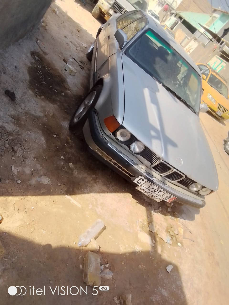 السلام عليكم شباب سيارة مكفوله من الضربه والصوليت موديل 1994مكينه جديده السيارة جديده السعر35وبيهامجال حك الجيه مراوس ترهم شعندك نرهم العنوان النجف الاشرف ***********هاذه الثاني بي وتساب ***********
