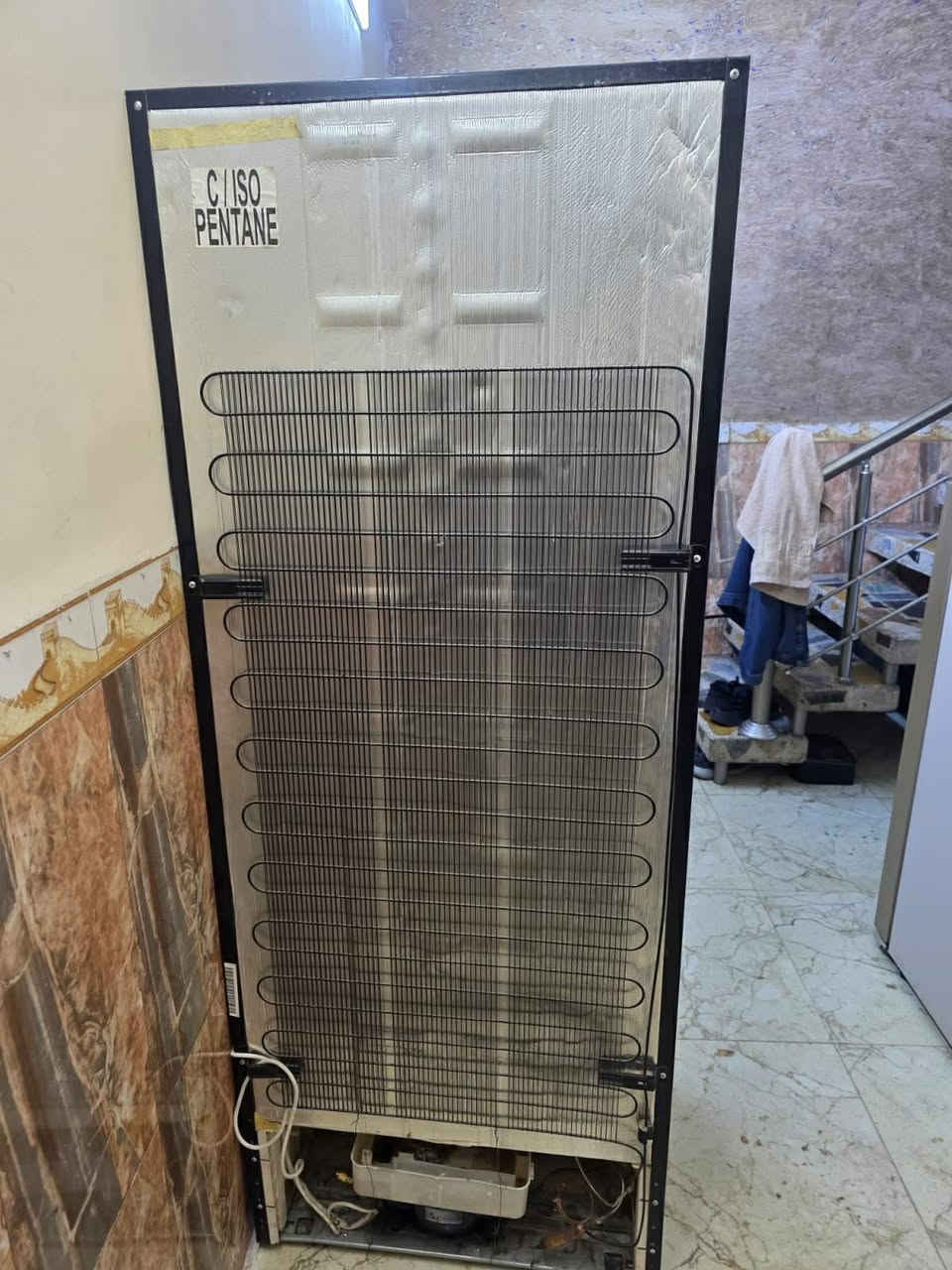 تخم باله نظافه 90% للبيع وايضا ثلاجة حجم كبير 19 قدم مستعمله وايضا شاشه 43 مستعملة للاستفسار عن هذا الرقم *********** 
***********
