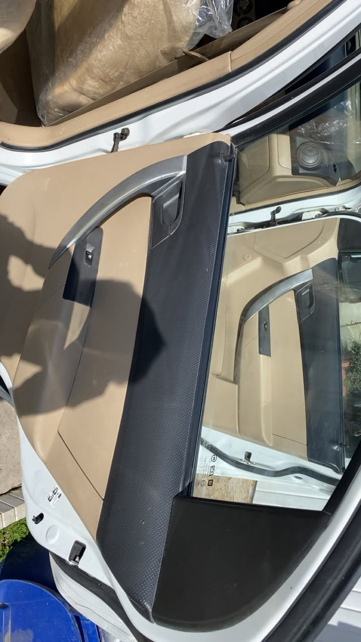 ئەڤێو ٢٠١١ ناو زەرد مەکینە گەورە مەکینەی نەکراوەتەوە بۆیاخ و دەعمی نیە سەنەوی تا ٢٠٢٩ تازەیە  گيرو مەکینەی بە شەرت مەسرەفی ئەو سەیارەیە دوو شەمعەیە 
٨٠ معامەلە جوابی مەسج نایەمەوە بە تەلەفون ***********
