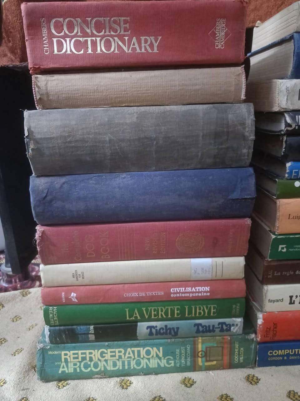 عرض تصفية مستعجل عليهن جداً 
40 كتاب ومجلد ضخم
باللغة الإنجليزية والفرنسية 
عناوين مهمة في الأدب والسياسة والتاريخ واللغة  والإقتصاد والرواية والإلكترونيك
سعر المجموعة كاملة 100 ألف مع التوصيل 
السعر غير قابل للتخفيض
لاتوجد لدينا عناوين أخرى
المجموعة تباع بأكملها ولا نبيع مفرد


**إذا كنت صاحب هذا الإعلان وتريد حذفه لأي سبب، رجاءا أرسل رسالة إلى الدعم الفني**