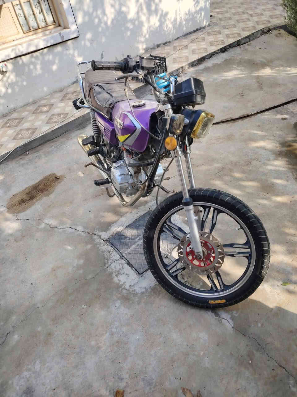 سلام عليكم عندي سولنك 5كير
للبيع الدراجه أوراق
يرادلها ترتيب شويه
السعر ٣٥٠ وبيها مجال
العنوان بغداد سلمان باك
***********
