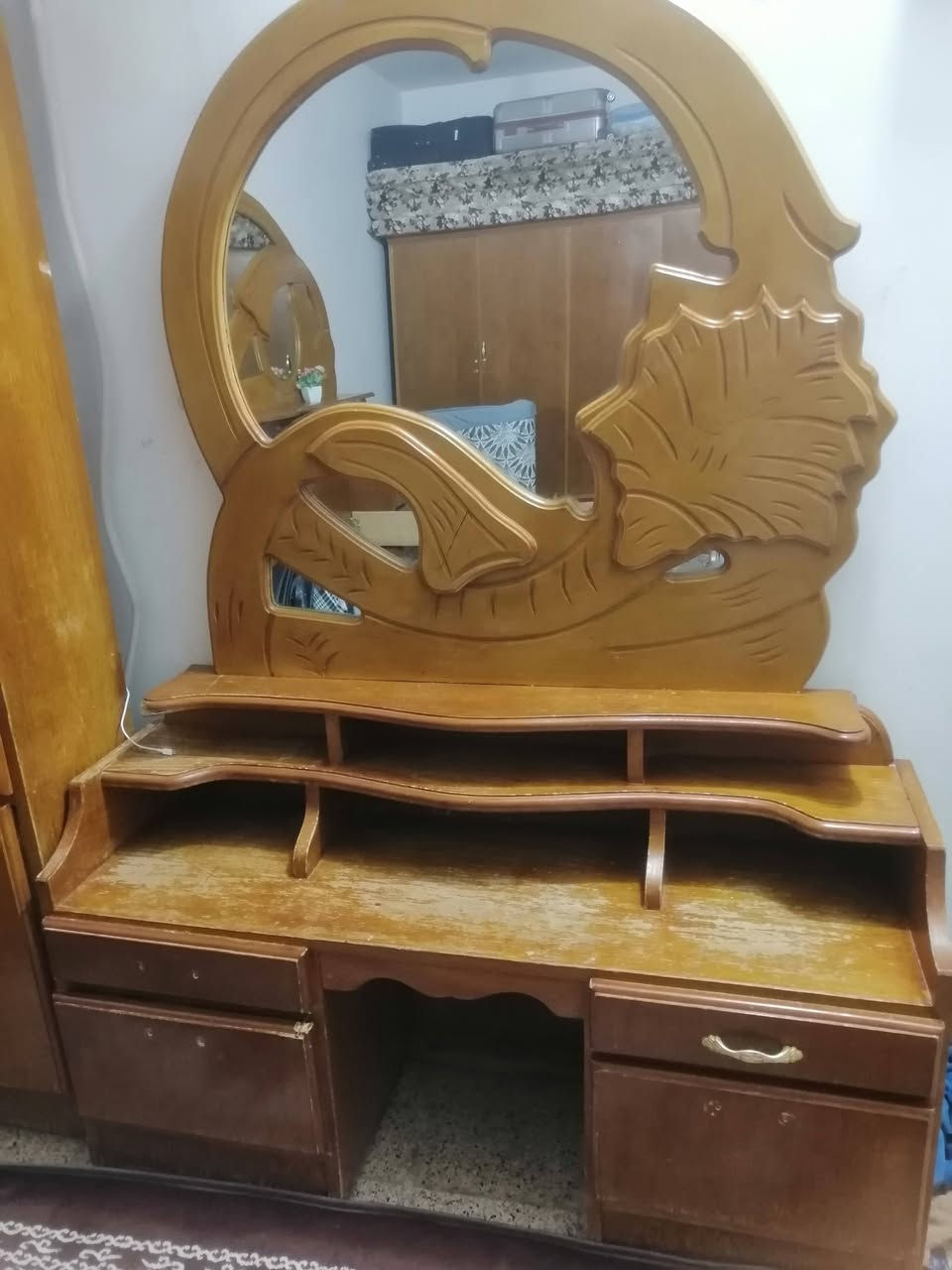 السلام عليكم بيع غرفت نوم نظيف اخو الجديد كامله
***********  بي واتساب
