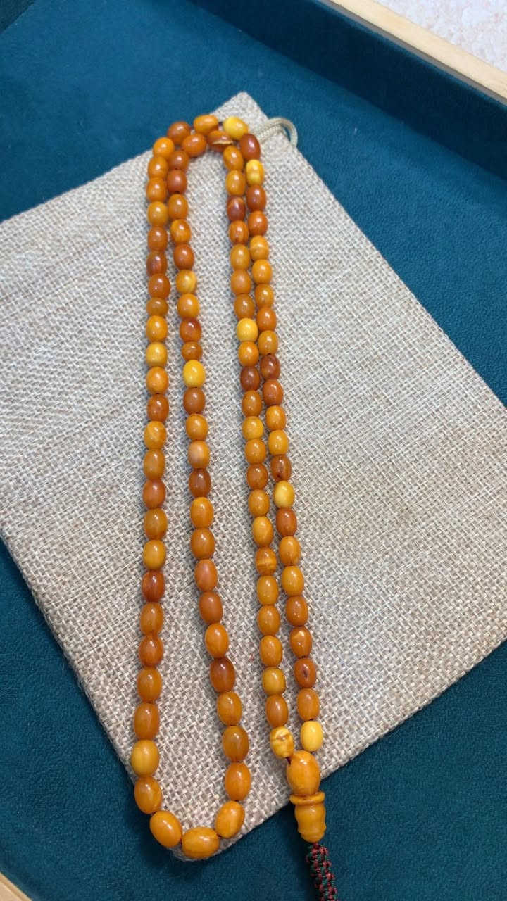 السلام عليكم 
مسبحة انتيكة من الكهرب الالماني الشجري القديم جداً مسبحة من الكهرب الحر الطبيعي مكفول 100% وزن المسبحة 17 غرام عدد الحبات 101 حبة توصيل متوفر بغداد كافة المحافظات السعر خاص رجاءاً♥️


**إذا كنت صاحب هذا الإعلان وتريد حذفه لأي سبب، رجاءا أرسل رسالة إلى الدعم الفني**