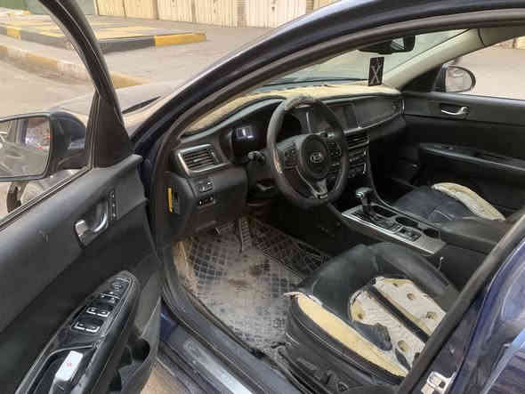 لسلام عليكم شباب للبيع كيا أوبتما موديل ٢٠١٧ حرة بس بعدني ما محولها تحويل باسم المشتري الضرر جاملغين ونبيد بس بدون دواخل ابد والهلالات الخلفية بيهن بارد موضح بالصور فئة sx فول مواصفات جاهزة السيارة بيها نواقص الدعاميات تعبانة والبدنة هم تعبانة كير ومحرك خير من الله مكاني سبع البور التاجي رقمي ***********
