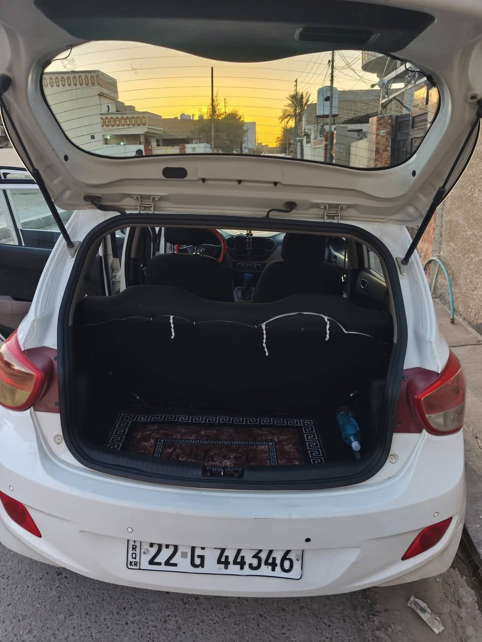 السلام عليكم
هونداي  i10  كراند موديل 17 رقم أربيل باسمي رقم جديد سنويه لغايه 2028 سياره كلش نظيفه جديده بيها البنيد والباب خلف السائق صبغ اني صبغته اثر طخه بسيطه وصورته موجودة ماشيه 62 الف شاشه حساسات كامره نظام ايكو وتسحلق باتري جديد منظومه تبريد شديتها هذه الصيف جديده في القصر الابيض فقط نقص الشوته بيها كسر الاستفسار على الهاتف *********** أو ***********
السعر 92 ورقه وبيها شويه مجال
