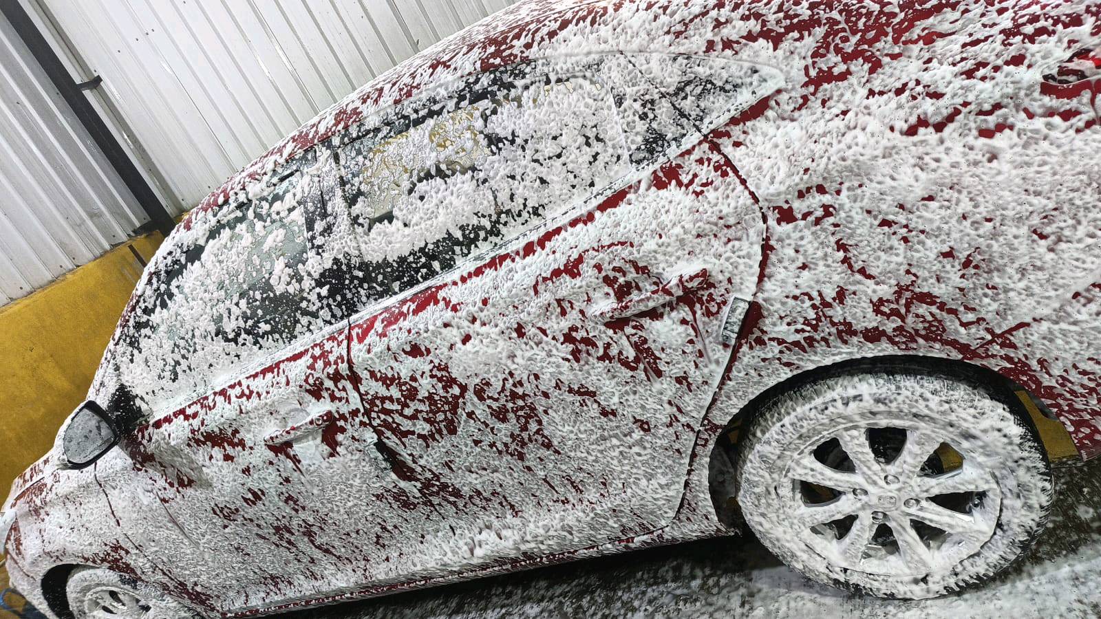 سلام عليكم 
شانجان لسفن ماشية الفين ونص ٢٥٠٠ 
ضمان 10 سنوات موديل 2025 

مخلية تخم تايرات  عالية 
شخط مابيها اخت زيرو سعرها ١٥ مليون وربع  
علما بشركة زيرو 2026 سعرها ١٧ مليون ونص ونفس المواصفات  ونفس النضافة شرط